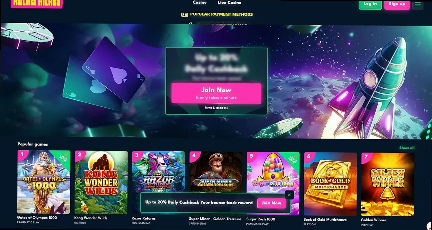 Rocket Riches Casino lobby med spillemaskiner og bonustilbud